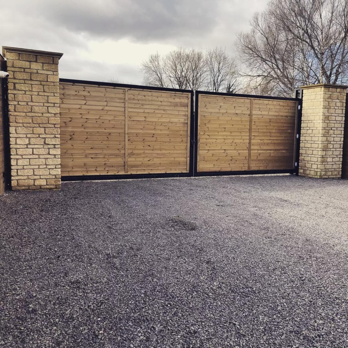 Automated electric gate installation